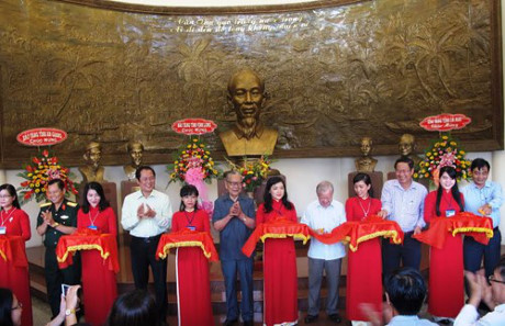 “在九龙江三角洲的1975年春季大捷”图片展在芹苴市开展 ảnh 1 “在九龙江三角洲的1975年春季大捷”图片展在芹苴市开展 ảnh 1