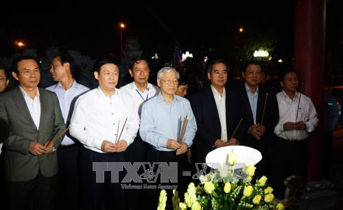 阮富仲总书记出席“桩盆传奇” 艺术交流会 ảnh 1 阮富仲总书记出席“桩盆传奇” 艺术交流会 ảnh 1