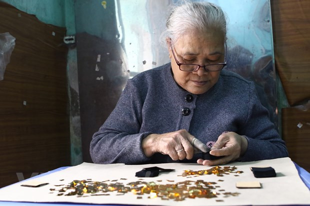 骄箕村——越南独一无二的金箔制作手工艺村 ảnh 3 骄箕村——越南独一无二的金箔制作手工艺村 ảnh 3