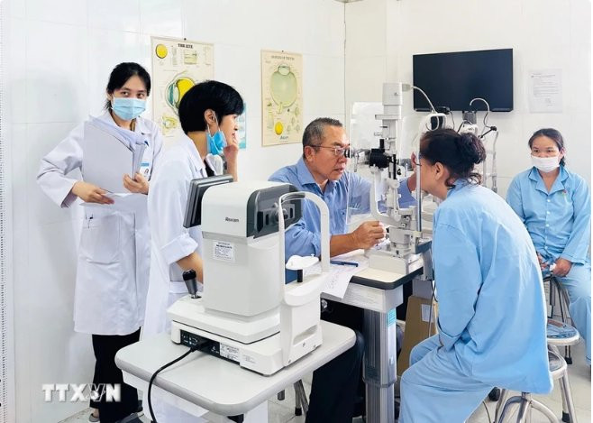 日本医生服部正及其为数万名越南人点亮光明视界的旅程 ảnh 1 日本医生服部正及其为数万名越南人点亮光明视界的旅程 ảnh 1