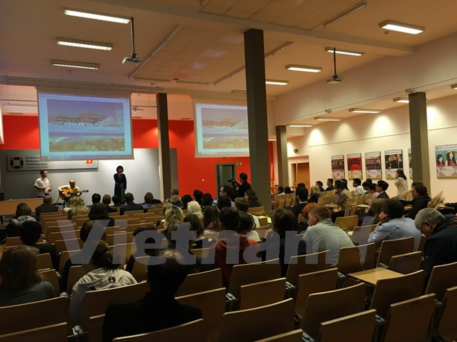 “越南—海洋岛屿之国”图片展在波兰开展 ảnh 1 “越南—海洋岛屿之国”图片展在波兰开展 ảnh 1