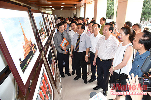“美丽的老挝国度”图片展在宜安省开幕 ảnh 1 “美丽的老挝国度”图片展在宜安省开幕 ảnh 1