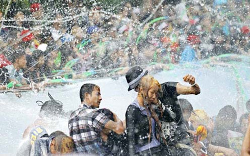 柬老缅泰四国的传统新年在胡志明市举行 ảnh 2 柬老缅泰四国的传统新年在胡志明市举行 ảnh 2