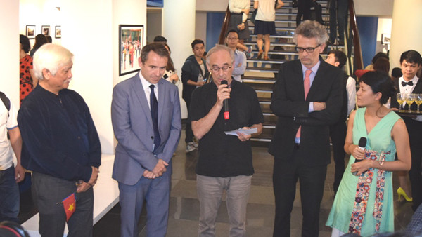 法国摄影师“20世纪80年代的越南”图片展亮相河内 ảnh 1 法国摄影师“20世纪80年代的越南”图片展亮相河内 ảnh 1