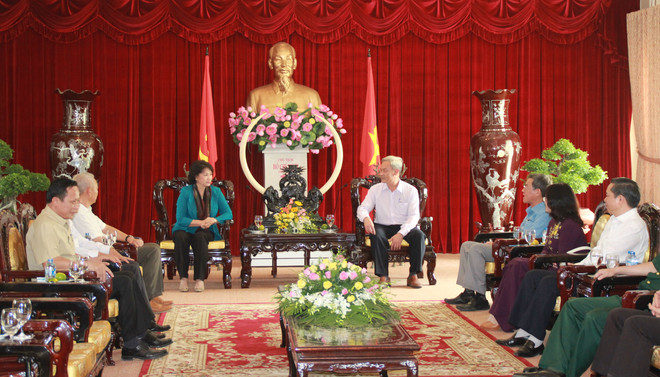 国会主席阮氏金银与奈省领导会面 ảnh 1