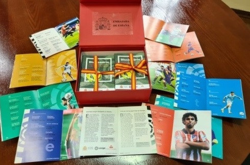 西班牙驻越南大使馆在疫情期间举行有意义的文化活动 ảnh 1 西班牙驻越南大使馆在疫情期间举行有意义的文化活动 ảnh 1