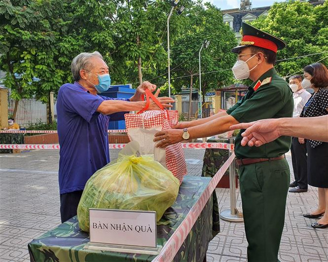 设立零盾货摊 用心化解贫困之冰 ảnh 1 设立零盾货摊 用心化解贫困之冰 ảnh 1