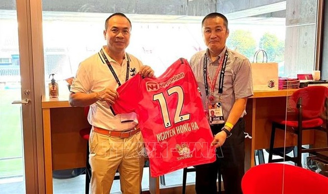 日本大阪塞雷佐俱乐部希望与越南各足球俱乐部加强交流力度 ảnh 1 日本大阪塞雷佐俱乐部希望与越南各足球俱乐部加强交流力度 ảnh 1