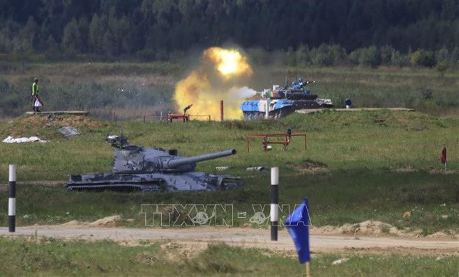 2021年国际军事比赛:越南参赛队圆满完成“坦克两项”首战任务 ảnh 1 2021年国际军事比赛:越南参赛队圆满完成“坦克两项”首战任务 ảnh 1