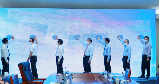 《越共电子报》俄语和西班牙语版正式开通 ảnh 1 《越共电子报》俄语和西班牙语版正式开通 ảnh 1