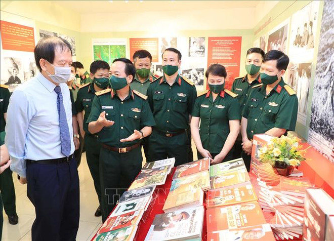 “传奇将领”专题展传递武元甲大将的爱国情怀和革命意志 ảnh 2 “传奇将领”专题展传递武元甲大将的爱国情怀和革命意志 ảnh 2