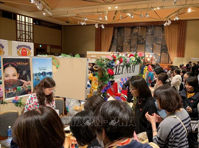 越南积极参加亚太妇女友好会的义卖活动 ảnh 2 越南积极参加亚太妇女友好会的义卖活动 ảnh 2