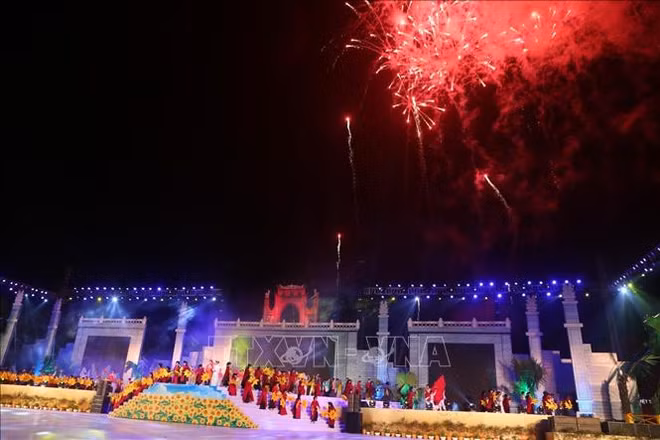 雄王国祖祭日——2019年雄王节：街头民间文化节五彩缤纷 ảnh 1