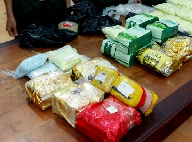 安江省:现场抓获贩运毒品犯罪嫌疑人2名 缴获26多公斤毒品 ảnh 1 安江省:现场抓获贩运毒品犯罪嫌疑人2名 缴获26多公斤毒品 ảnh 1