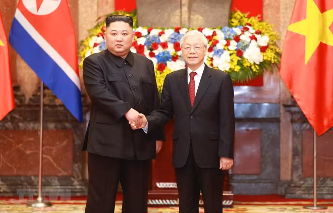 阮富仲向朝鲜国务委员会委员长金正恩致贺电 ảnh 1