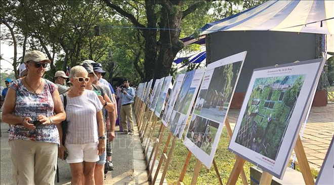 “家乡海洋岛屿”艺术展览会在承天顺化省举行 ảnh 2 “家乡海洋岛屿”艺术展览会在承天顺化省举行 ảnh 2