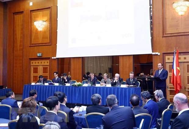 越南与捷克两国总理共同主持越捷两国企业论坛 ảnh 1