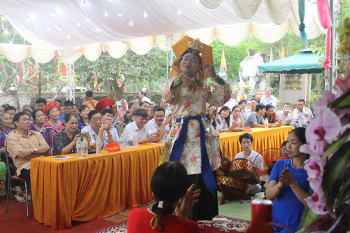 第二次清化省越南人三府祀母信仰节热闹举行 ảnh 1 第二次清化省越南人三府祀母信仰节热闹举行 ảnh 1