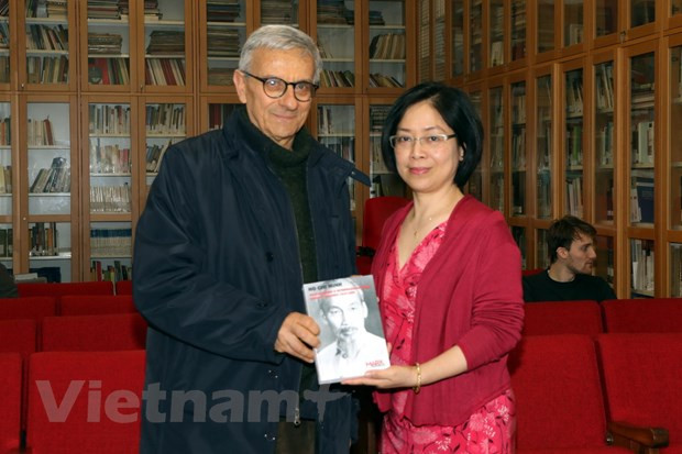 胡志明主席选集意大利文版在意大利罗马出版发行 ảnh 2 胡志明主席选集意大利文版在意大利罗马出版发行 ảnh 2