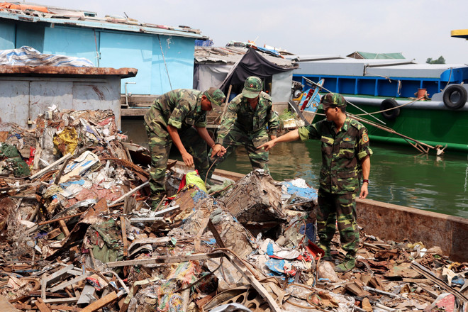 安江省一夜连破三起走私案 ảnh 1