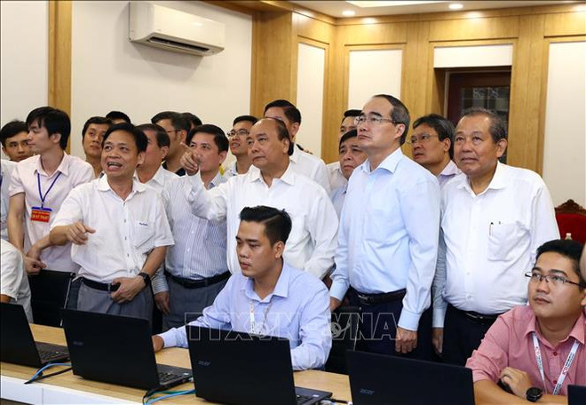 政府总理阮春福:胡志明市继续成为全国重要经济火车头 ảnh 2 政府总理阮春福:胡志明市继续成为全国重要经济火车头 ảnh 2