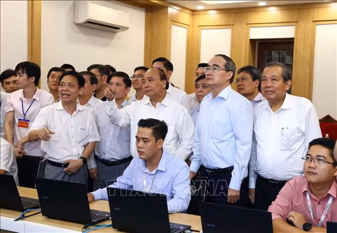 政府总理阮春福：胡志明市继续成为全国重要经济火车头 ảnh 2