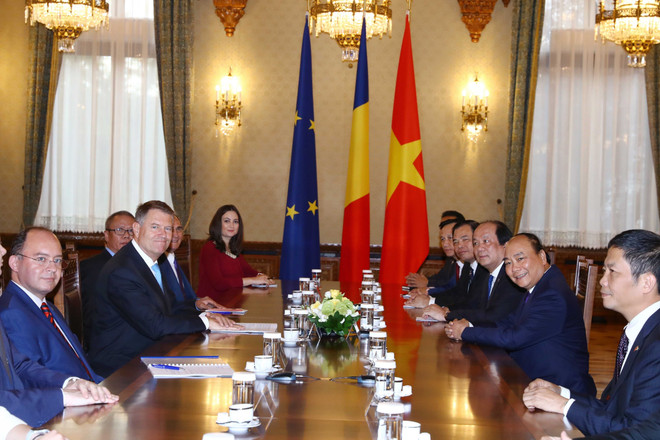 阮春福总理会见罗马尼亚总统克劳斯·约翰尼斯 ảnh 2