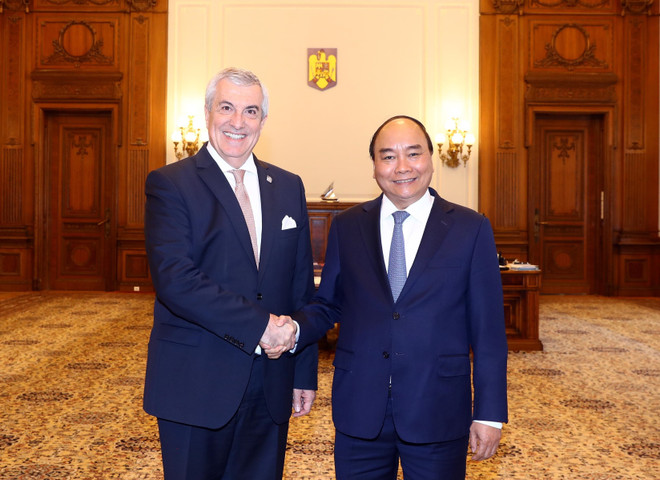 阮春福总理会见罗马尼亚总统克劳斯·约翰尼斯 ảnh 1