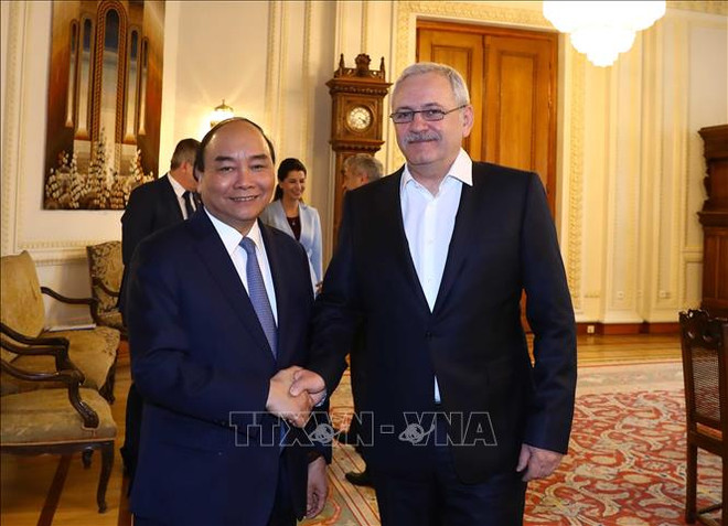 政府总理阮春福会见罗马尼亚众议院议长 圆满结束对罗马尼亚的正式访问 ảnh 1 政府总理阮春福会见罗马尼亚众议院议长 圆满结束对罗马尼亚的正式访问 ảnh 1