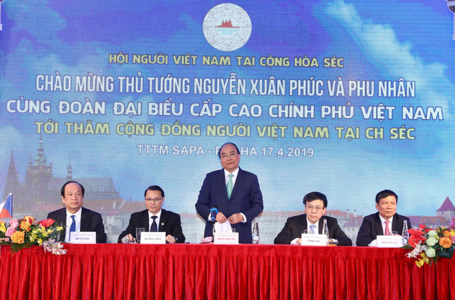 阮春福总理会见捷克和摩拉维亚共产党主席 圆满结束对捷克进行的正式访问 ảnh 2