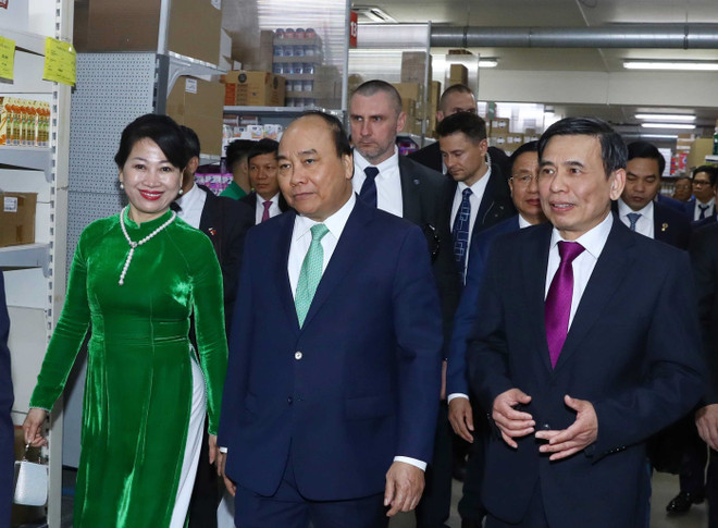 阮春福总理会见捷克和摩拉维亚共产党主席 圆满结束对捷克进行的正式访问 ảnh 1