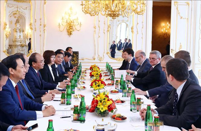 越南与捷克发表联合声明 ảnh 1 越南与捷克发表联合声明 ảnh 1