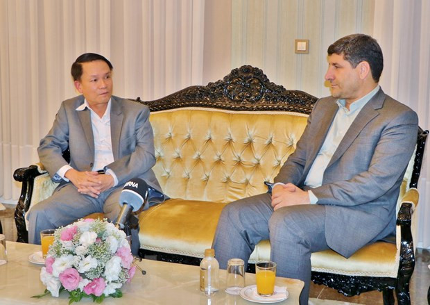 伊朗伊斯兰共和国通讯社社长接受越通社记者采访 ảnh 1