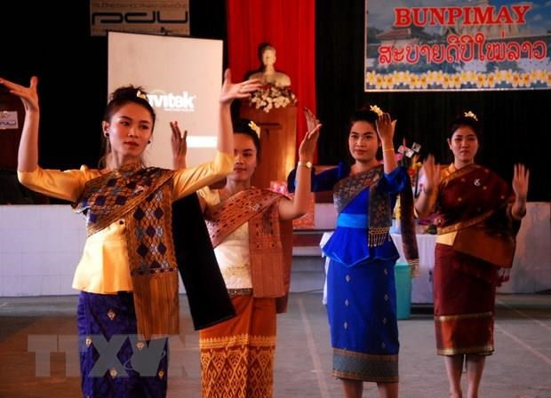 越南政府总理阮春福向老挝总理和柬埔寨首相致以节日祝福 ảnh 1