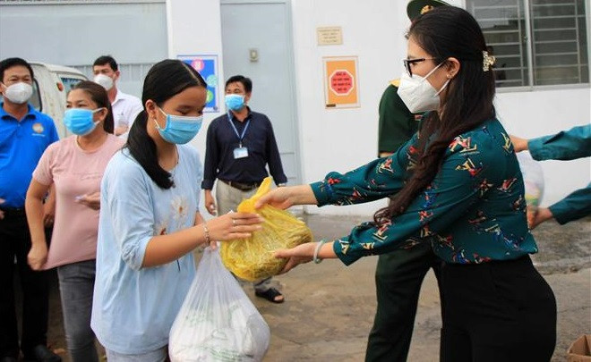 胡志明市建议政府援助28万亿越盾和14.2多万吨大米以照顾老百姓 ảnh 1 胡志明市建议政府援助28万亿越盾和14.2多万吨大米以照顾老百姓 ảnh 1