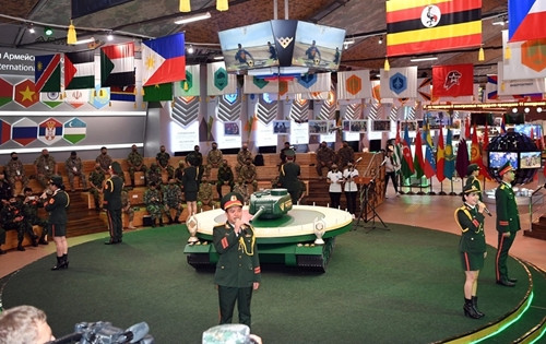 越南人民军坦克参赛队将采取红色涂装的坦克参加比赛 ảnh 3