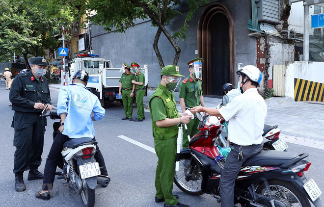 河内市将抗击疫情视为第一优先 ảnh 1 河内市将抗击疫情视为第一优先 ảnh 1