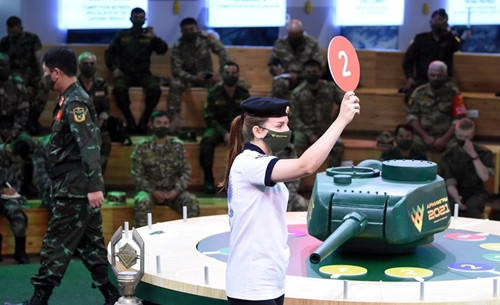 越南人民军坦克参赛队将采取红色涂装的坦克参加比赛 ảnh 2