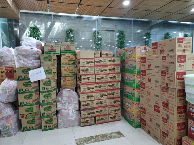 南非驻胡志明市名誉领事向各家军队野战医院提供援助 ảnh 1