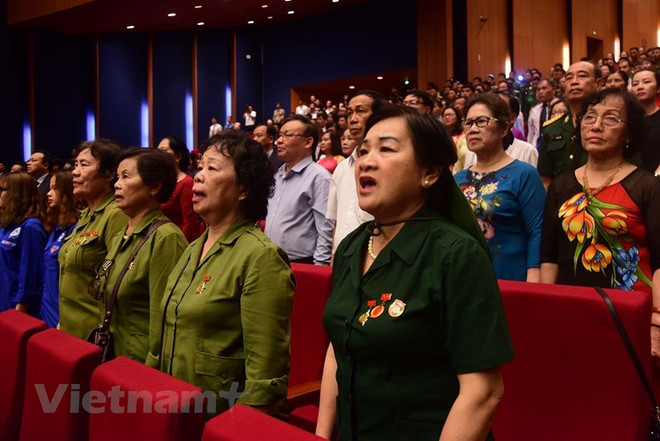 组图:胡志明主席诞辰130周年庆典在河内隆重举行 ảnh 9 组图:胡志明主席诞辰130周年庆典在河内隆重举行 ảnh 9