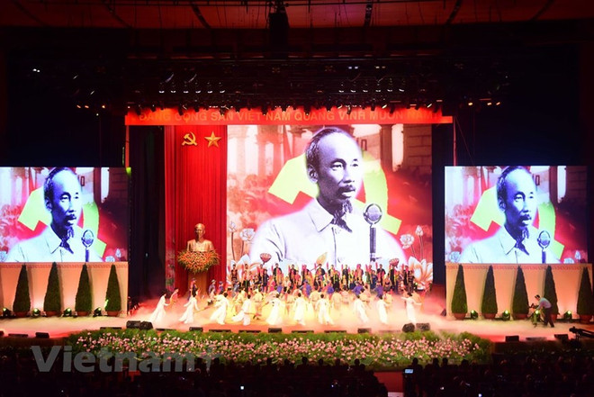 组图:胡志明主席诞辰130周年庆典在河内隆重举行 ảnh 7 组图:胡志明主席诞辰130周年庆典在河内隆重举行 ảnh 7