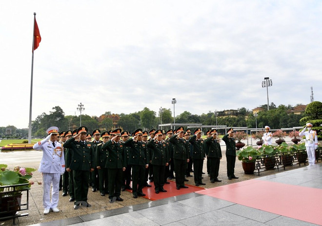 组图:胡志明主席诞辰130周年庆典在河内隆重举行 ảnh 5 组图:胡志明主席诞辰130周年庆典在河内隆重举行 ảnh 5