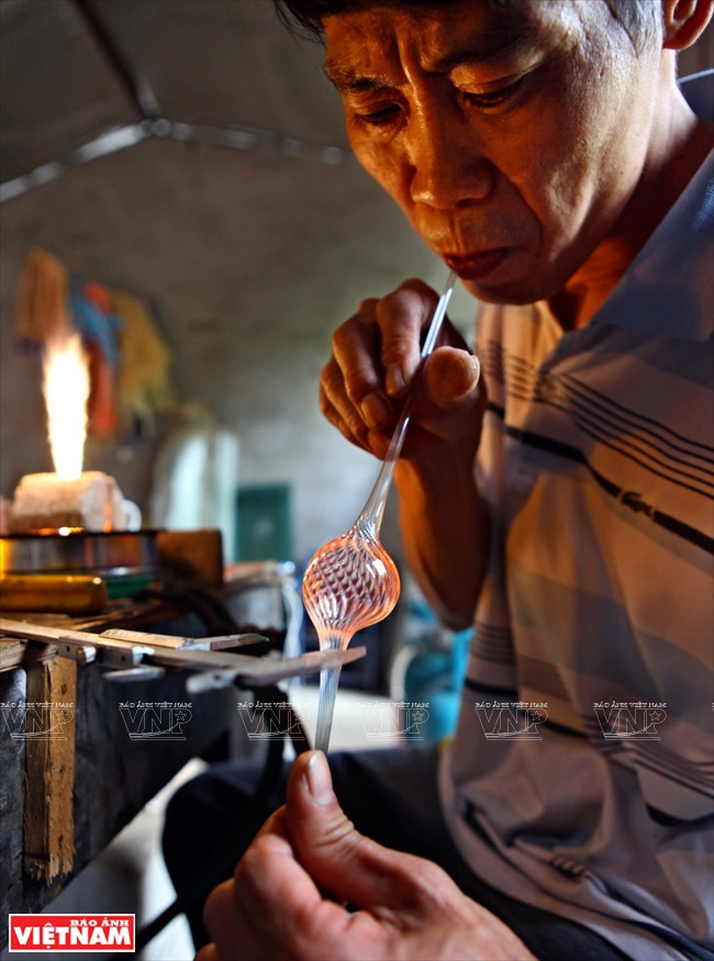 河内市常信县的玻璃吹制业 ảnh 2