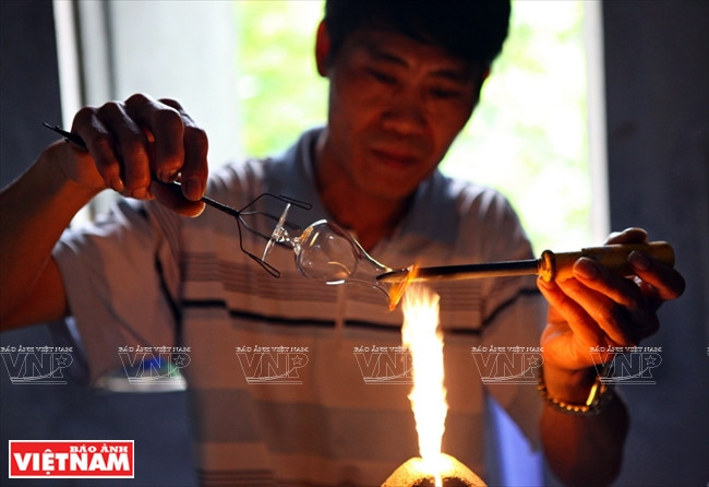 河内市常信县的玻璃吹制业 ảnh 5