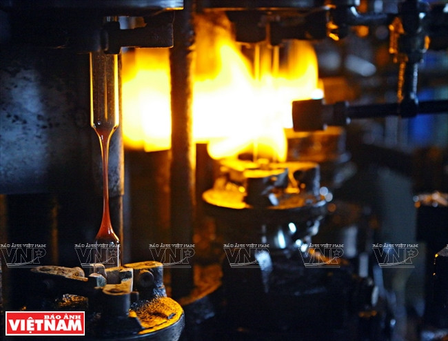 河内市常信县的玻璃吹制业 ảnh 12