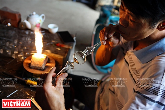 河内市常信县的玻璃吹制业 ảnh 3