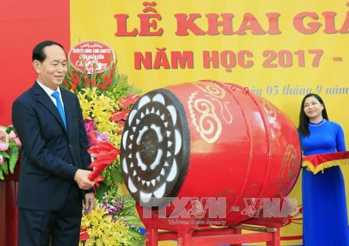 陈大光主席出席河内市征王初中开学典礼 ảnh 1 陈大光主席出席河内市征王初中开学典礼 ảnh 1