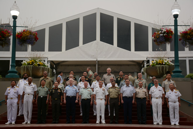 越南人民军总参谋长在第20届亚太国防军司令会议期间举行一系列双边活动 ảnh 1