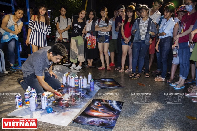 胡志明市街头表演秀 ảnh 8