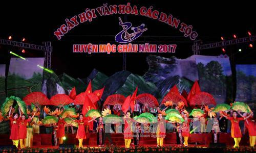 “草原的渴望”艺术节目在木州县举行 ảnh 1